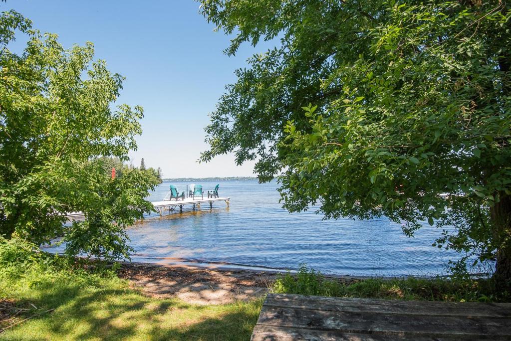 Dorado At The Kabins By The Falls Fenelon Falls Exterior photo