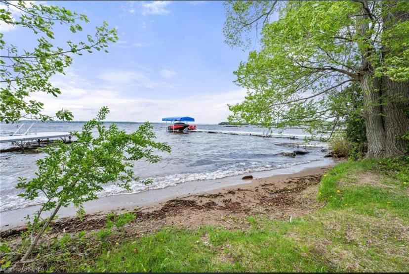 Dorado At The Kabins By The Falls Fenelon Falls Exterior photo